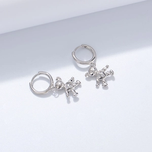 Detail von s925 Silber Bär Ohrringen mit funkelnden Zirkonia Steinen verziert