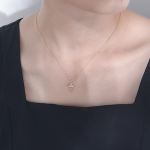 Elegant gold plated S925 sterling silver key pendant necklace with sparkling diamonds