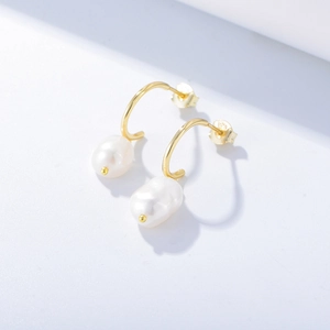 Boucles d'oreilles en perles d'eau douce baroques argent S925 avec placage doré chic