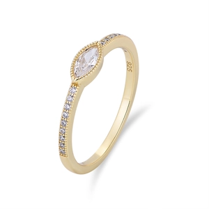 Eleganter vergoldeter 925er Silberring mit Zirkonia im Marquis-Schliff und Mikro-Pavé-Besatz