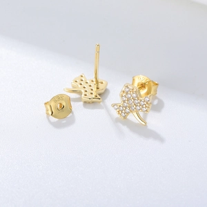 Macro shot of Texas map stud earrings in S925 sterling silver with cubic zirconia