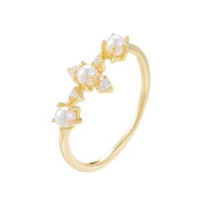 Elegante anello in argento sterling dorato con tre perle e zirconi lucenti da donna