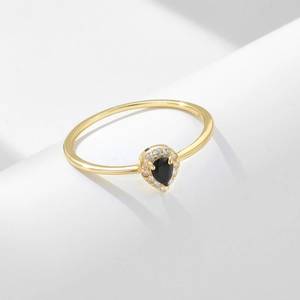S925 silver water drop ring with black zircon and white diamonds on white platform