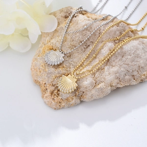 Elegant 925 sterling silver shell necklaces with diamonds in gold and silver finish