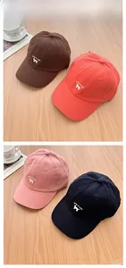 Détails de casquettes en coton en marron orange rose et noir avec broderie chat