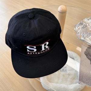 Retro embroidered baseball cap with S R letters in black cotton and flat brim design