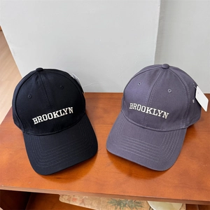 Casquettes de baseball classiques brodées Brooklyn en noir et gris sur bois