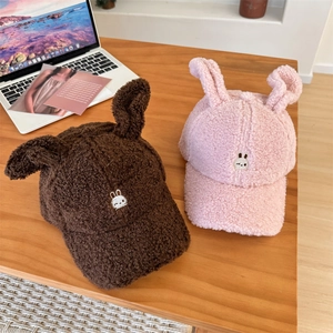 Cappellini da baseball con orecchie di coniglio in lana di agnello rosa e marrone