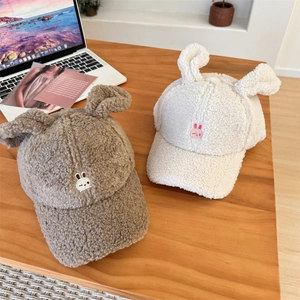 Berretto da baseball in lana d'agnello peluche con graziose orecchie di coniglio 3D