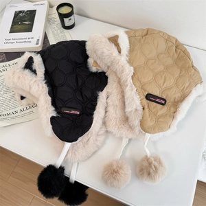 Chapeaux trappeur d'hiver en noir et kaki avec doublure en fausse fourrure et pompons