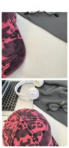 Dettaglio ravvicinato del cappello denim leopardato rosa con texture lavata vintage