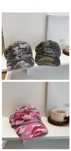 Broderie détaillée sur des casquettes de baseball camouflage en coton de qualité