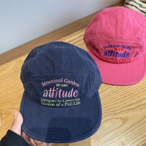 Outdoor 5-panel baseball cap with Moonmoi Garden embroidery and flat brim design
