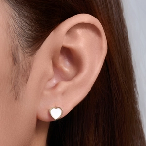 Boucles d'oreilles cœur élégantes avec cadre doré et insert en nacre pour femme