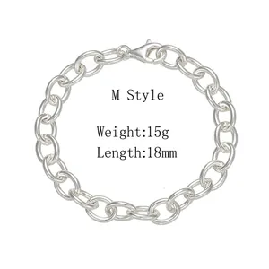 Detail of silver S925 sterling silver chain bracelet with lobster clasp and 15g weight label
