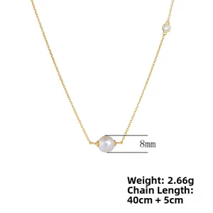 Dettaglio della collana in argento S925 placcata oro con perla 8mm e piccolo zircone