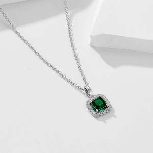 Collier en argent S925 avec pendentif carré en zircon émeraude et chaîne en O