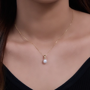 Élégant collier en argent 925 avec perle d'eau douce en forme de goutte sur chaîne dorée