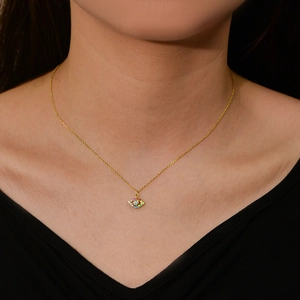 Collana classica occhio di Allah in argento S925 con zirconi colorati su modella