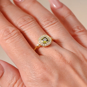 Bague vintage S925 dorée avec zircon vert olive ovale et entourage de diamants
