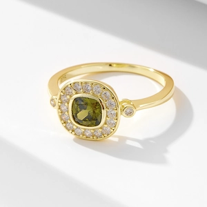 Vintage Bague en Argent Sterling 925 avec Zirconia Vert Olive Élégante Bague Géométrique Carrée avec Zirconia pour Femme Bijoux