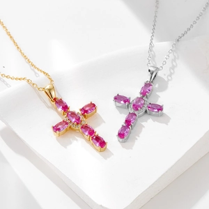 Elegante collana a croce in argento S925 con pietre di zircone rosa dal taglio ovale