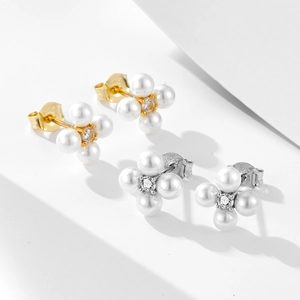 Elegant S925 sterling silver flower earrings with white pearls and zircons in gold and silver