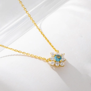 925 Sterling Silver Flower Pendant Necklace With Blue White Rhinestone Inlaid For Women Elegant Fashion Daily Jewelry Gift