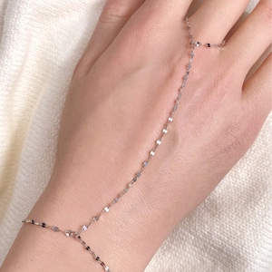 Elegant 925 sterling silver slave bracelet featuring a heart-shaped tile link chain design