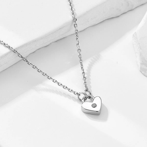 Collier minimaliste en argent sterling S925 avec pendentif cadenas cœur et zircon clair