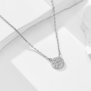 Collier classique en argent sterling S925 avec pendentif rond pavé de zircons cubiques