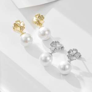 Elegant S925 silver four-leaf clover pearl drop earrings with sparkling diamonds gold plated