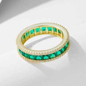 Luxurious S925 silver ring with emerald zircon and square-cut pavé diamonds