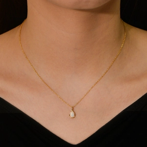 Minimalist S925 silver pear-shaped opal pendant necklace in a gold finish for women