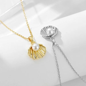 Elegante 14K vergoldete S925 Silber Muschelkette mit Perlenanhänger an einer feinen O-Kette