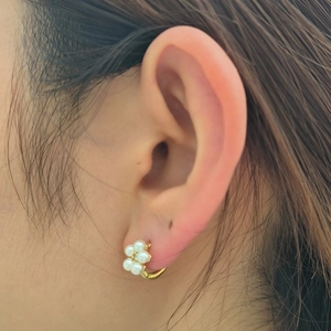 S925 sterling silver pearl flower earrings with gold plating and central zircon accent