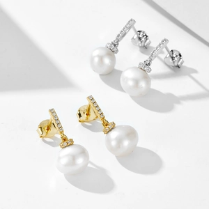 Orecchini di perle in argento S925 finitura oro e argento con pavé di micro strass fini