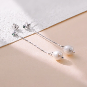 Elegant S925 silver long tassel earrings with green gemstone and natural drop pearls