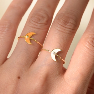 Minimalistische S925 Silber Mondringe mit Emaille in Orange und Weiß und Zirkon