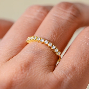 Elegant S925 sterling silver gold plated eternity ring with sparkling cubic zirconia stones