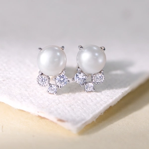 Boucles d'oreilles en argent S925 avec perles d'eau douce naturelles et zircons chic