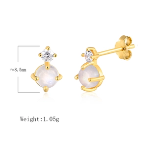 Detailed view of S925 silver moonstone stud earrings with dimensions and weight info