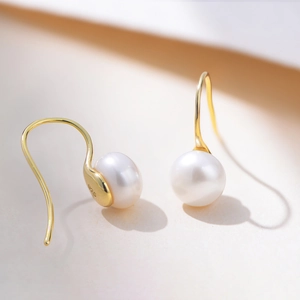 Classic freshwater pearl earrings with S925 sterling silver gold hooks for women