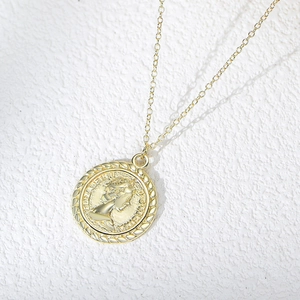 Vintage 925 Sterling Silver Queen Elizabeth II Coin Relief Pendant Necklace For Women Retro Ins Style Gold Silver Plated Jewelry Gift