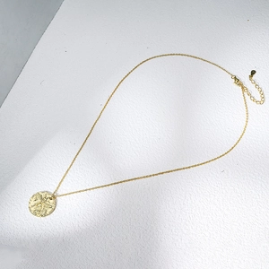 Collier en argent S925 doré avec pendentif pièce d'abeille et fermoir mousqueton réglable