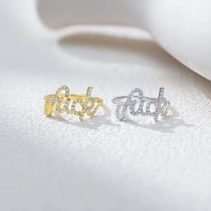 Bagues en argent S925 avec design de lettres serties de zircons or et argent