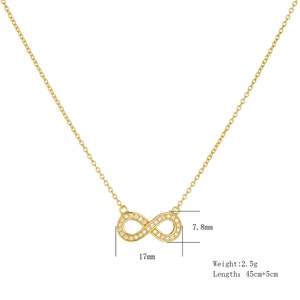 Détail du pendentif infini doré orné de zircons blancs sertis en micro-pavage luxe