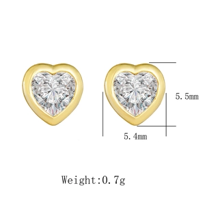 Detailed view of S925 silver heart studs with dimensions 5.5mm by 5.4mm and 0.7g weight