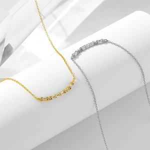 Collier sourire en argent sterling S925 avec zircons rectangulaires en finitions or et argent