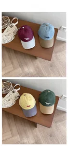 Vue détaillée des casquettes de baseball rétro en coton avec broderie Sun day